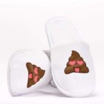 pantuflas con diseño de emojis